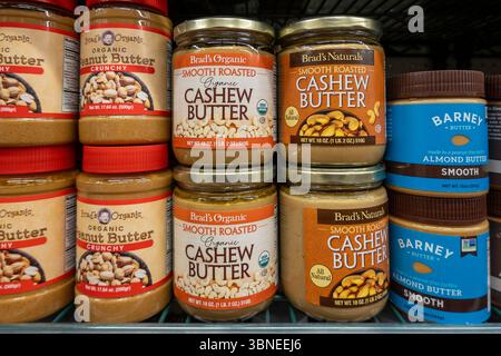 Fairway Super Market ist ein voll bestücktes Lebensmittelgeschäft in Kips Bay, NYC, USA, 2025 Stockfoto