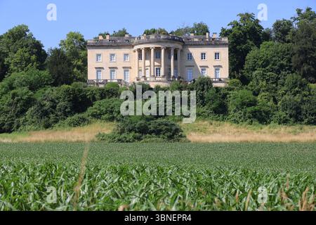 Rastignac Castle im Département Dordogne im Südwesten Frankreichs ist ein architektonischer Cousin des Weißen Hauses. Das Schloss im palladianischen Stil ist einzigartig Stockfoto