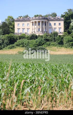 Rastignac Castle im Département Dordogne im Südwesten Frankreichs ist ein architektonischer Cousin des Weißen Hauses. Das Schloss im palladianischen Stil ist einzigartig Stockfoto
