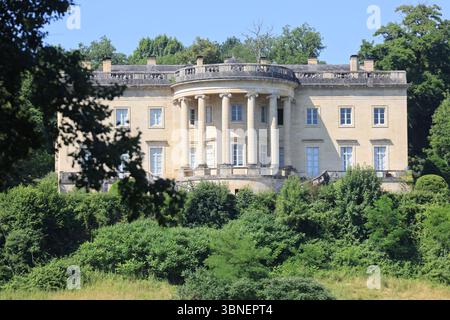 Rastignac Castle im Département Dordogne im Südwesten Frankreichs ist ein architektonischer Cousin des Weißen Hauses. Das Schloss im palladianischen Stil ist einzigartig Stockfoto