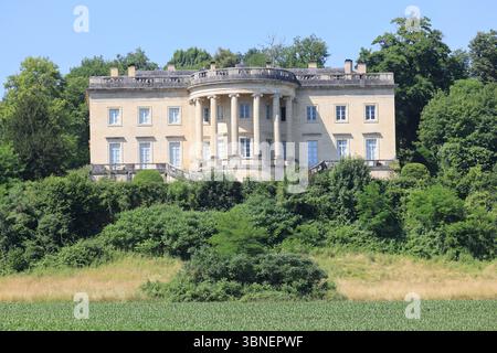 Rastignac Castle im Département Dordogne im Südwesten Frankreichs ist ein architektonischer Cousin des Weißen Hauses. Das Schloss im palladianischen Stil ist einzigartig Stockfoto