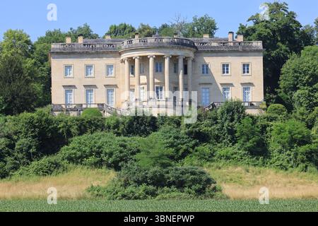 Rastignac Castle im Département Dordogne im Südwesten Frankreichs ist ein architektonischer Cousin des Weißen Hauses. Das Schloss im palladianischen Stil ist einzigartig Stockfoto