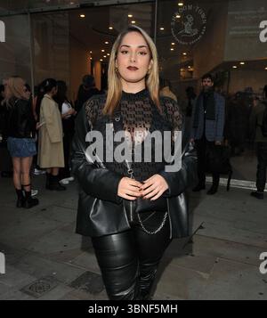 Miraa May bei der LFW s/s 2023 Tammam Catwalk Show zum 15. Jahrestag, 48 Regent Street, Regent Street am Donnerstag, 15. September 2022 in London, England, Großbritannien. CAP/CAN ©CAN/Capital Pictures Stockfoto