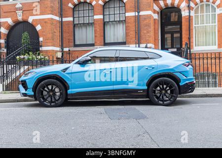 London, England, 20. April 2025: Lamborghini Urus Stockfoto