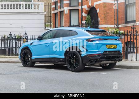 London, England, 20. April 2025: Lamborghini Urus Stockfoto