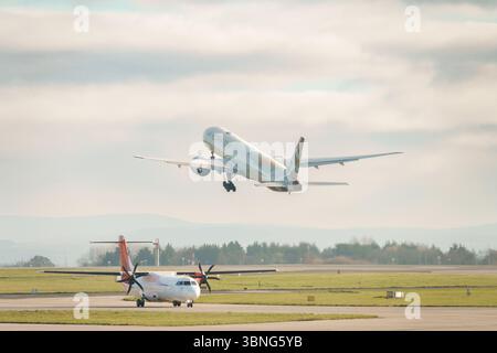 Etihad Airways wechselt vom internationalen Flughafen Manchester Stockfoto
