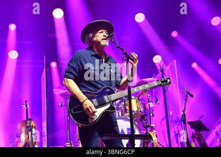 Wolfgang NIEDECKEN, BAP, Musiker, Gitarrist, Saenger, Gruender der Deutschrock Band. BAP,Live,Konzert,Buehne Bühne,Tollwood Festival am 02.07.2025 *** Wolfgang NIEDECKEN,BAP, Musiker,Gitarrist,Sänger,Gründer der deutschen Rockband BAP,Live,Konzert,Bühnenbühne,Tollwood Festival am 02 07 2025 Stockfoto