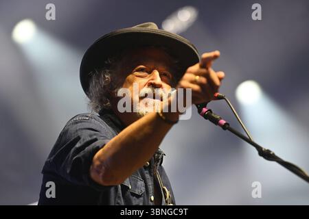 Wolfgang NIEDECKEN, BAP, Musiker, Gitarrist, Saenger, Gruender der Deutschrock Band. BAP,Live,Konzert,Buehne Bühne,Tollwood Festival am 02.07.2025 *** Wolfgang NIEDECKEN,BAP, Musiker,Gitarrist,Sänger,Gründer der deutschen Rockband BAP,Live,Konzert,Bühnenbühne,Tollwood Festival am 02 07 2025 Stockfoto