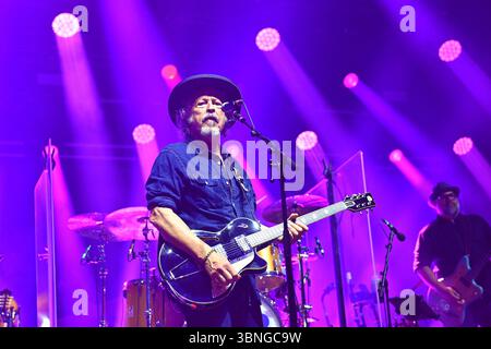 Wolfgang NIEDECKEN, BAP, Musiker, Gitarrist, Saenger, Gruender der Deutschrock Band. BAP,Live,Konzert,Buehne Bühne,Tollwood Festival am 02.07.2025 *** Wolfgang NIEDECKEN,BAP, Musiker,Gitarrist,Sänger,Gründer der deutschen Rockband BAP,Live,Konzert,Bühnenbühne,Tollwood Festival am 02 07 2025 Stockfoto