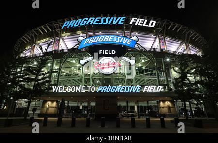 Cleveland, Usa. Juli 2025. Eine allgemeine Ansicht des Cleveland Guardians Stadions, Progressive Field, ist am Mittwoch, den 2. Juli 2025 in Cleveland, Ohio, zu sehen. Foto: Aaron Josefczyk/UPI Credit: UPI/Alamy Live News Stockfoto