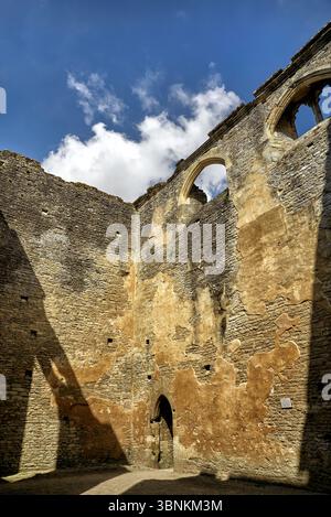 Minster Lovell Hall, Minster Lovell, Cotswolds, Oxfordshire, England, Großbritannien, historische Ruinenanlage aus dem 15. Jahrhundert, britische Architektur Stockfoto