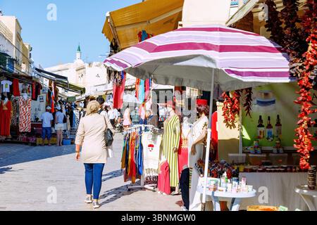 Medina und Souk mit Marktständen in Nabeul, Tunesien Stockfoto