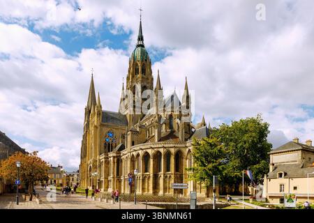 Kathedrale Notre-Dame von Bayeux in der Bessin-Landschaft im Departement Calvados in der Normandie in Frankreich Stockfoto