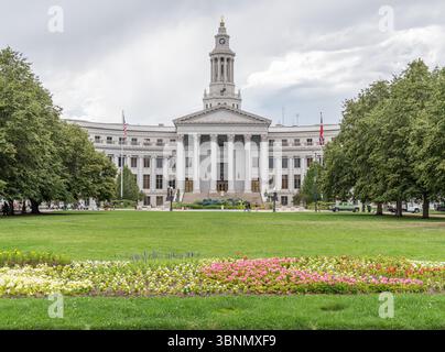 Das City and County Building vom Civic Center Park, Denver, Colorado, USA Stockfoto