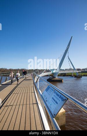 Friedensbrücke, Derry Stockfoto