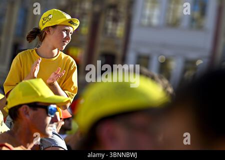 Lille, Frankreich. Juli 2025. Die Teampräsentation vor dem Tour de France Radrennen 2025 in Lille, Frankreich, am Donnerstag, den 03. Juli 2025. Die 112. Ausgabe der Tour de France beginnt am Samstag, den 5. Juli in Lille, Frankreich, und endet am 27. Juli in Paris. BELGA FOTO DAVID PINTENS Credit: Belga News Agency/Alamy Live News Stockfoto