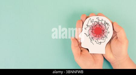 Migräne-Kopfschmerz-Anfall, Verstand Mit Burnout Und Stress, Epilepsie, Alzheimer Oder Tumor Im Gehirn Stockfoto