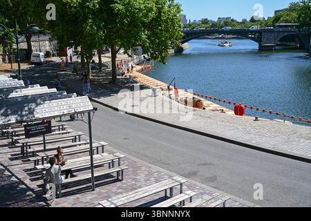 Paris, Frankreich. Juli 2025. Illustrative Fotos des Badegebietes Paris Plage am Pont Marie, in Paris, am 3. Juli 2025 - 03/07/2025 - Frankreich/Paris - Julien Mattia/Le Pictorium Credit: LE PICTORIUM/Alamy Live News Stockfoto
