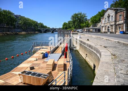 Paris, Frankreich. Juli 2025. Illustrative Fotos des Badegebietes Paris Plage am Pont Marie, in Paris, am 3. Juli 2025 - 03/07/2025 - Frankreich/Paris - Julien Mattia/Le Pictorium Credit: LE PICTORIUM/Alamy Live News Stockfoto