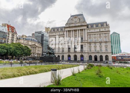 Buenos Aires, Argentinien - 16. Juni 2025: Kirchner Kulturzentrum in Buenos Aires. Stockfoto