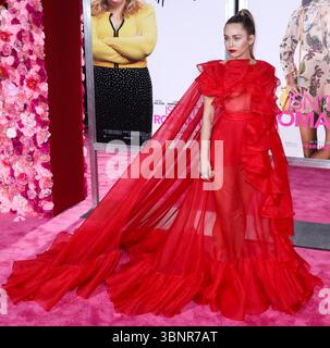 (DATEI) Miley Cyrus erhielt 2026 den Star auf dem Hollywood Walk of Fame. Miley Cyrus gehörte zu den 35 Preisträgern, die am Mittwoch, den 2. Juli 2025 von Eugenio Derbez und Richard Blade angekündigt wurden. LOS ANGELES, KALIFORNIEN, USA – 11. FEBRUAR: Die US-amerikanische Sängerin, Songwriterin und Schauspielerin Miley Cyrus Hemsworth trägt Valentino und kommt zur Premiere von Warner Bros. In Los Angeles „Is't IT Romantic“ im Theatre at Ace Hotel am 11. Februar 2019 in Los Angeles, Kalifornien, USA. (Foto: David Acosta/Image Press Agency) Stockfoto