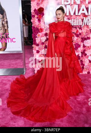 (DATEI) Miley Cyrus erhielt 2026 den Star auf dem Hollywood Walk of Fame. Miley Cyrus gehörte zu den 35 Preisträgern, die am Mittwoch, den 2. Juli 2025 von Eugenio Derbez und Richard Blade angekündigt wurden. LOS ANGELES, KALIFORNIEN, USA – 11. FEBRUAR: Die US-amerikanische Sängerin, Songwriterin und Schauspielerin Miley Cyrus Hemsworth trägt Valentino und kommt zur Premiere von Warner Bros. In Los Angeles „Is't IT Romantic“ im Theatre at Ace Hotel am 11. Februar 2019 in Los Angeles, Kalifornien, USA. (Foto: David Acosta/Image Press Agency) Stockfoto