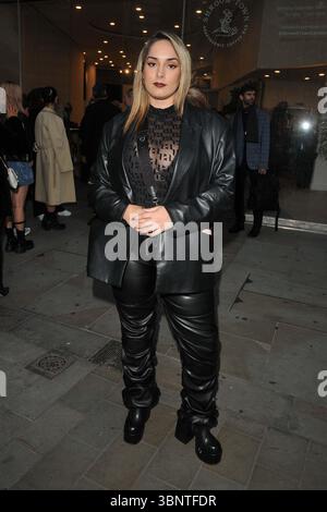 Miraa May bei der LFW s/s 2023 Tammam Catwalk Show zum 15. Jahrestag, 48 Regent Street, Regent Street am Donnerstag, 15. September 2022 in London, England, Großbritannien. CAP/CAN ©CAN/Capital Pictures Stockfoto