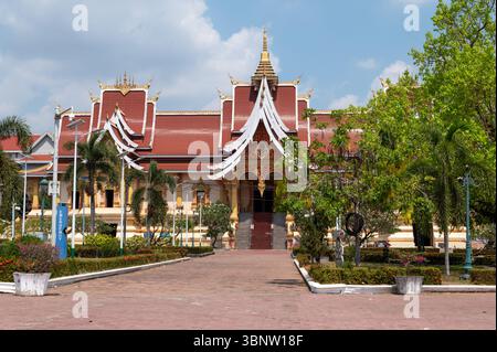 Wat That Luang Neua, ein buddhistischer Tempel, befindet sich nur einen kurzen Spaziergang vom berühmten Pha That Luangin in Vientiane, Laos, Südostasien. Das ist es Stockfoto