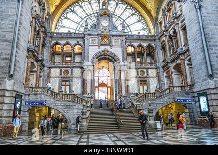 Eingangshalle am Hauptbahnhof Antwerpen, Antwerpen, Belgien Stockfoto
