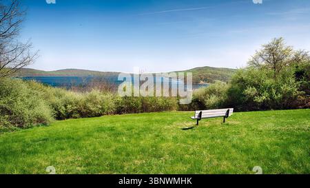 Hochwinkelansicht eines Reservoir von einem Mounatin Top, Round Valley, Hunterdon County, New Jersey, USA Stockfoto
