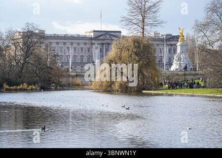 St James's Park und Buckingham Palace in London, England Großbritannien Stockfoto