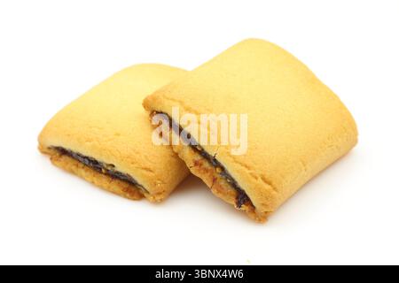 Feigen mit Stau gefüllte Strudel-Leckereien isoliert auf weißem Hintergrund Stockfoto