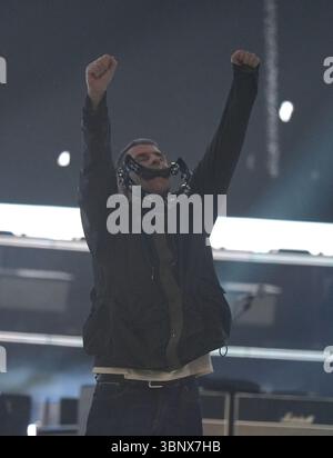 Dieses Bild ist nur für redaktionelle Zwecke bis zum 4. Juli 2026 verfügbar, als Liam Gallagher auf die Bühne im Principality Stadium in Cardiff geht, wo die lange erwartete Wiedervereinigung der Band in Wales beginnt. Bilddatum: Freitag, 4. Juli 2025. Stockfoto