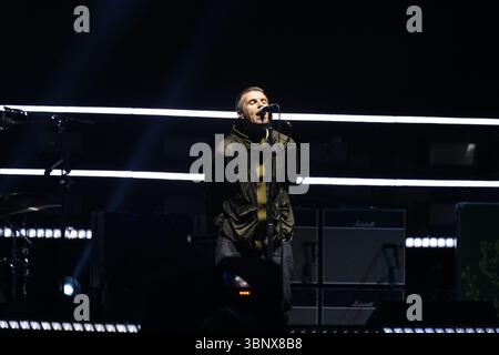 Dieses Bild ist nur für redaktionelle Zwecke bis zum 4. Juli 2026 verfügbar, als Liam Gallagher auf die Bühne im Principality Stadium in Cardiff geht, wo die lange erwartete Wiedervereinigung der Band in Wales beginnt. Bilddatum: Freitag, 4. Juli 2025. Stockfoto