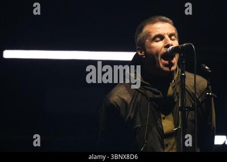 Dieses Bild ist nur für redaktionelle Zwecke bis zum 4. Juli 2026 verfügbar, als Liam Gallagher auf die Bühne im Principality Stadium in Cardiff geht, wo die lange erwartete Wiedervereinigung der Band in Wales beginnt. Bilddatum: Freitag, 4. Juli 2025. Stockfoto