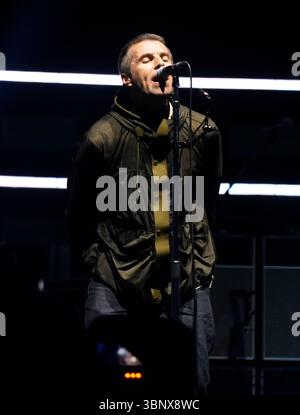 Dieses Bild ist nur für redaktionelle Zwecke bis zum 4. Juli 2026 verfügbar, als Liam Gallagher auf die Bühne im Principality Stadium in Cardiff geht, wo die lange erwartete Wiedervereinigung der Band in Wales beginnt. Bilddatum: Freitag, 4. Juli 2025. Stockfoto