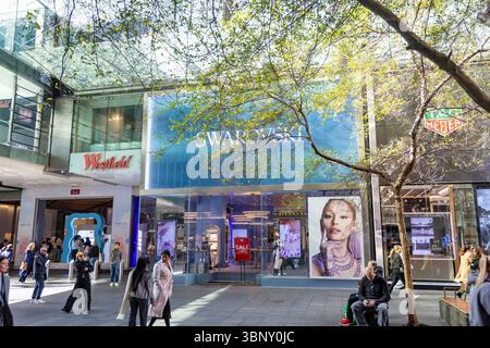 Swarovski Juweliergeschäft in Pitt Street Mall, Sydney Stadtzentrum, neben Tag Heuer Uhrengeschäft im Westfield Einkaufszentrum, NSW, Australien Stockfoto