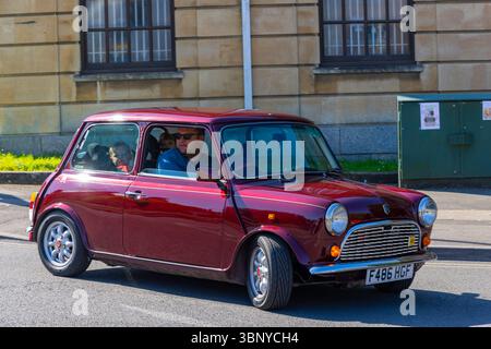 Clevedon Kaffee und Autos Austin Mini Stockfoto