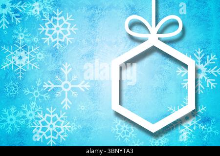 weihnachtsdekoration auf Blau hängen Stockfoto