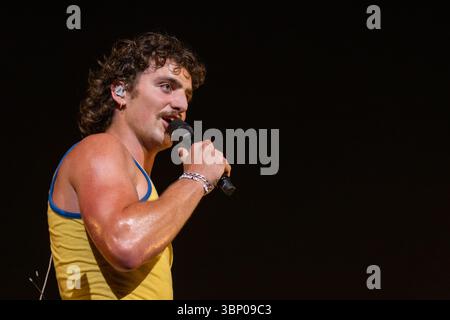 Milwaukee, USA. Juli 2025. Benson Boone während des Summerfest Music Festivals am 3. Juli 2025 in Milwaukee, Wisconsin (Foto: Daniel DeSlover/SIPA USA) Credit: SIPA USA/Alamy Live News Stockfoto