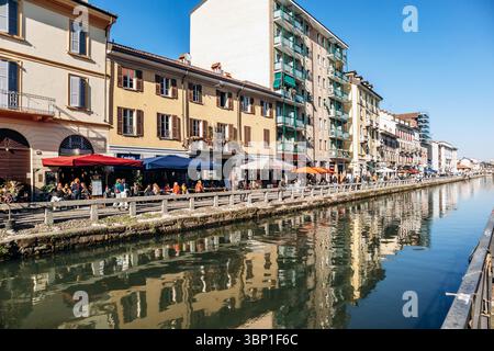 Mailand, Italien - 19. März 2025: Navigli-Kanäle und Brücken in Mailand, Italien Stockfoto