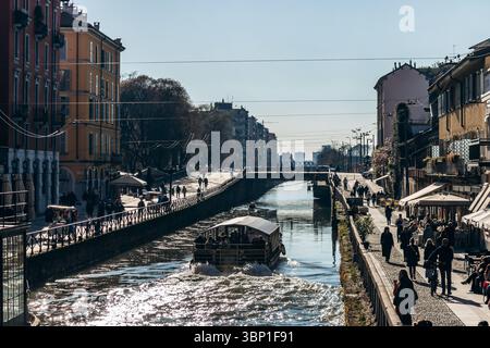 Mailand, Italien - 19. März 2025: Navigli-Kanäle und Brücken in Mailand, Italien Stockfoto