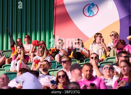 St.Gallen, Schweiz. Juli 2025. DFB-Fans beim Fußball UEFA Frauen EURO 2025 Spiel DEUTSCHLAND, Polen. , . Am 4. Juli 2025 in St.Gallen, Schweiz. Fotograf: ddp Images/STAR-Images Credit: ddp Media GmbH/Alamy Live News Stockfoto