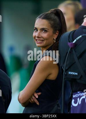 St.Gallen, Schweiz. Juli 2025. Lea Wagner, Sportmoderatorin ARD Sport Moderatorin, beim Fußball UEFA Frauen EURO 2025 Spiel DEUTSCHLAND, Polen. , . Am 4. Juli 2025 in St.Gallen, Schweiz. Fotograf: ddp Images/STAR-Images Credit: ddp Media GmbH/Alamy Live News Stockfoto