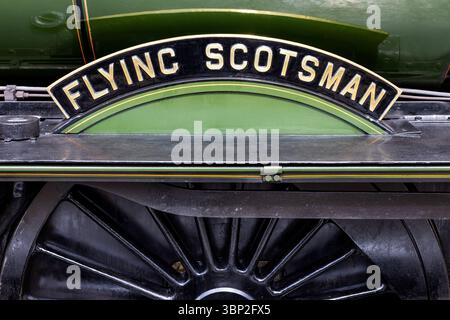 Das Typenschild der legendären Dampflokomotive Flying Scotsman 60103, die als erster Zug 100 km/h erreichte. Stockfoto