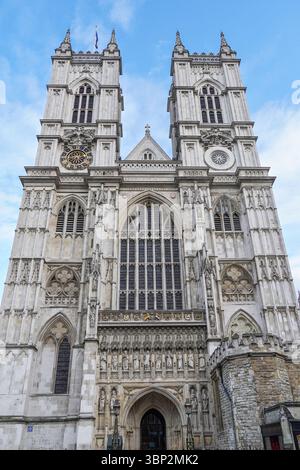Vorderseite der königlichen Kirche Westminster Abbey in London, England, Großbritannien Stockfoto