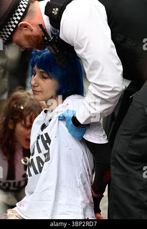 London, Großbritannien. Juli 2025. Youth Demand Pride London Protest, 6. Juli 2025, London, UK Credit: Monkey Butler Images/Alamy Live News Stockfoto