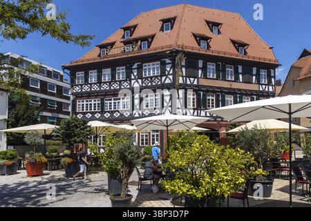 Stadtansicht auf Nagold im Nordschwarzwald. Fachwerkhaus Hotel Post am Vorort. Nagold, Baden-Württemberg, Deutschland, Europa Stockfoto