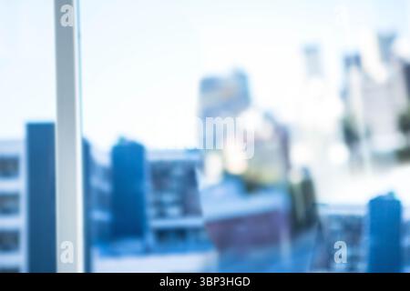 Die Abbildung zeigt eine verschwommene Skyline der Stadt hinter einem weißen vertikalen Fensterrahmen in flachem Design Stockfoto