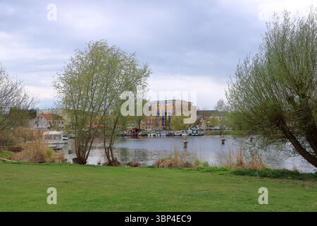 Werder an der Havel, Brandenburg - 13. April 2025: Blick über die havel rund um die Insel Werder Stockfoto